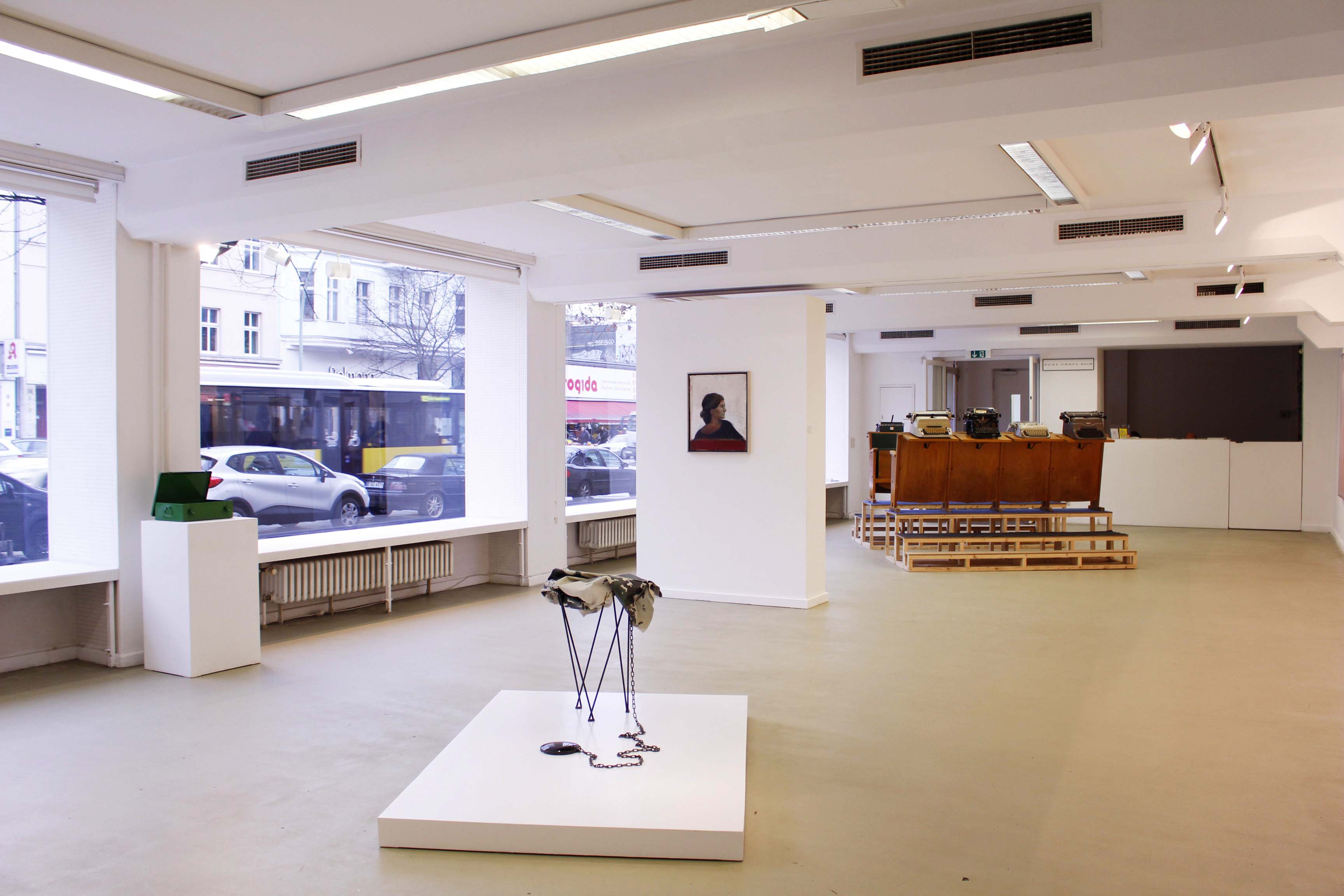 Kunstwerke von: Astrid Klein, Peggy Buth, Martin Peter, Claudia Annette Maier
